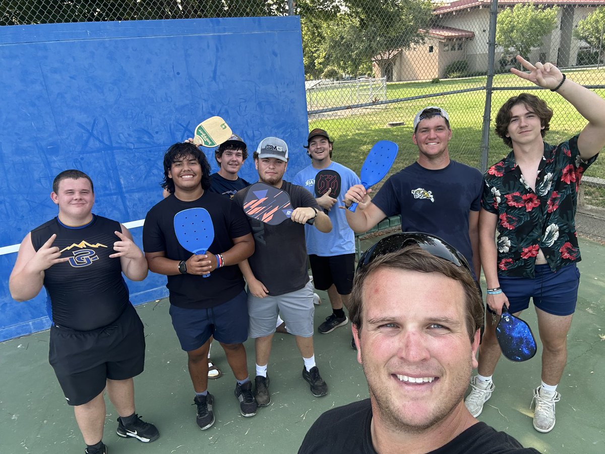 Friday morning pickleball with the OLine!🥒🎾