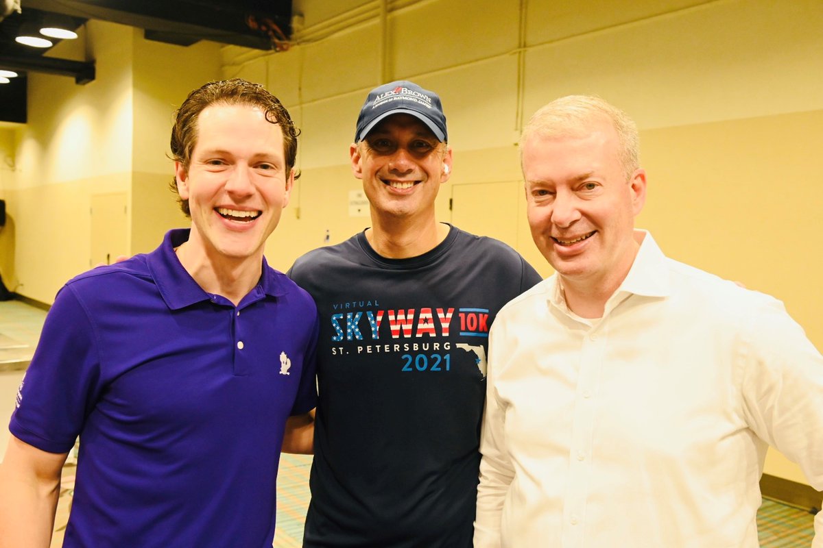 TashElwynRJ's tweet photo. We can’t forget about the annual ice cream eating contest! This is an iconic event that Raymond James colleagues and their family members look forward to every year at SDC. #RJSDC https://t.co/t0tNV9MBk3