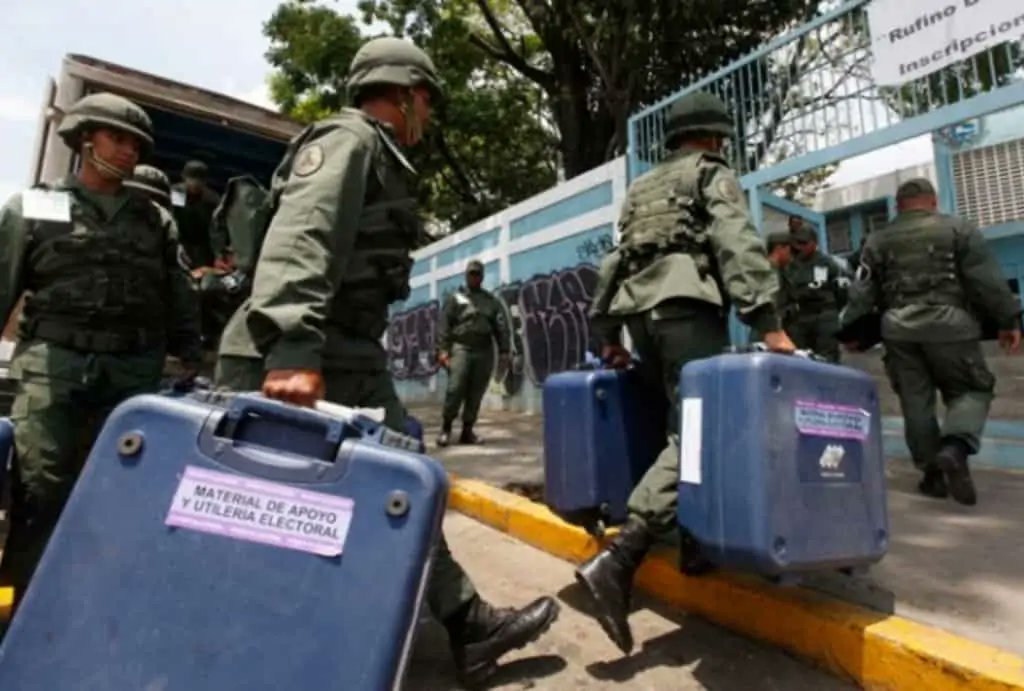 lara_zodi_13's tweet photo. 🗣️ Artículo 109.7 Reglamento General de la ley Orgánica de Procesos Electorales:
"El efectivo del Plan República recibirá de los integrantes de la Mesa Electoral, el material para su traslado, resguardo y custodia." https://t.co/Lf818qbK2b