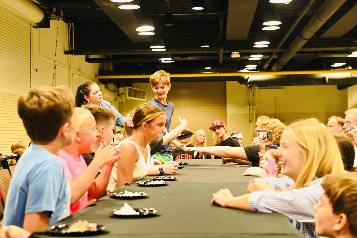 TashElwynRJ's tweet photo. We can’t forget about the annual ice cream eating contest! This is an iconic event that Raymond James colleagues and their family members look forward to every year at SDC. #RJSDC https://t.co/t0tNV9MBk3
