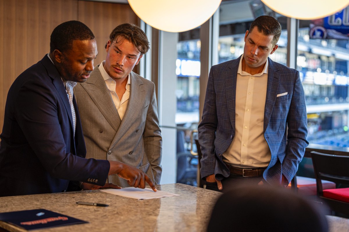 Cleveland Guardians tweet media