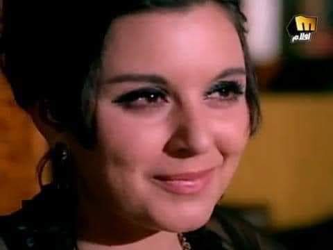 وخلاص عدينا مرحلة اننا نحكي ونشكي ،،ودلوقتي أبطال فى كتم مشاعرنا وعباقرة في اننا نبين عكس اللي جوانا ✋