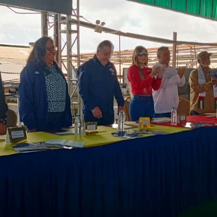cbolivariana's tweet photo. #19Jul
Cabudare/Lara
Entidad de trabajo Lácteos Los Andes, "Acto de entrega de Certificados de Registro de Los CPTs".
Con participación de nuestra #FBST- Lara; el Vicepresidente de la #CBST, @brauliojirajara y el Ministro del Trabajo, Alexis Corredor, entre otros. https://t.co/c4LxllziWI