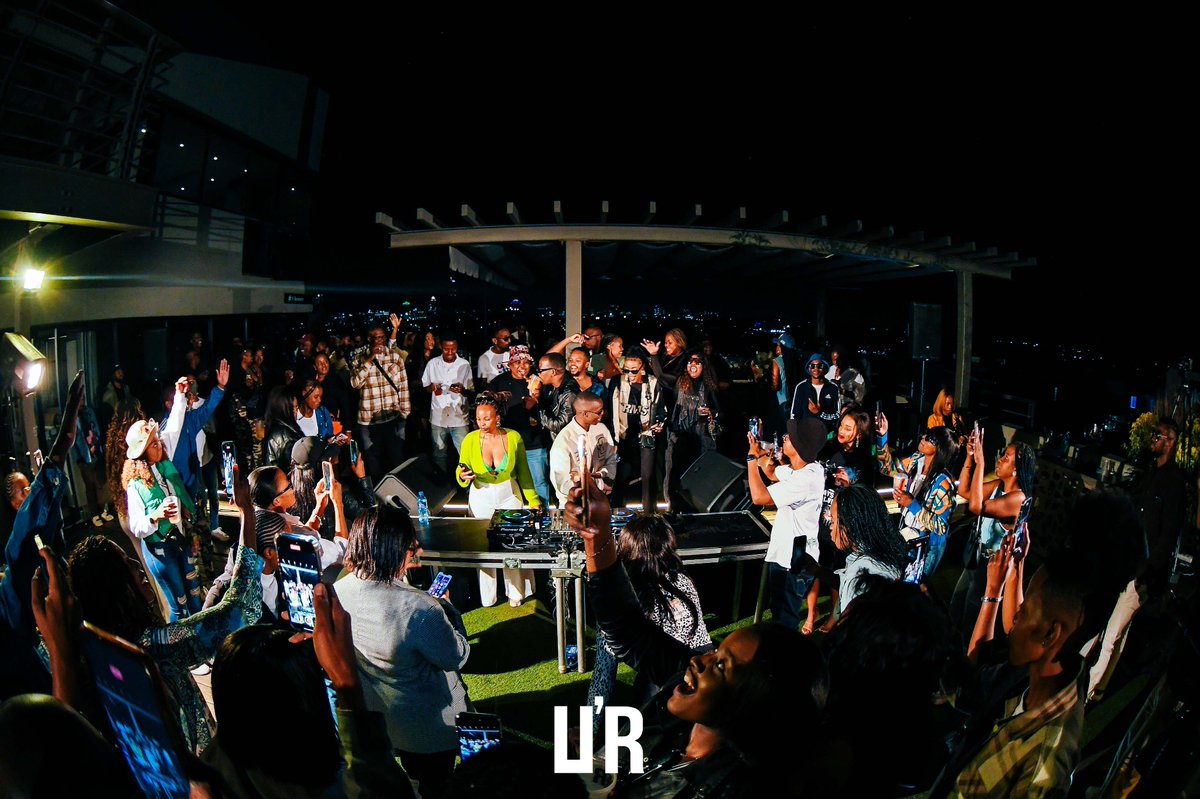 U.R_home tweet media