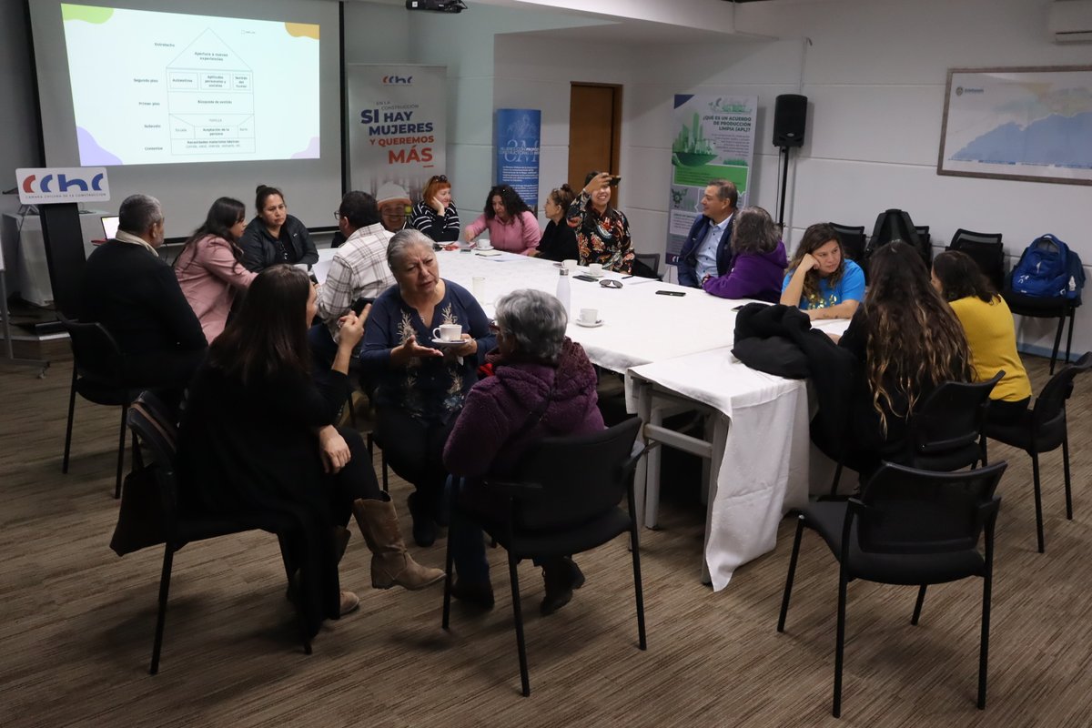 ¡Excelente jornada! Una productiva tarde tuvimos en nuestro 3° Encuentro de Mentores junto a Daniela Barrios, Andrea del Solar, Elías Jara, Pamela Pérez, José Robles y Paz Osorio 🤝

Socios estratégicos: SQM, <a href="/anfport/">Puerto Antofagasta</a>, <a href="/aminerals/">Antofagasta Minerals</a> y <a href="/fmescondida/">FME</a> 

Colabora: <a href="/CChCAntofagasta/">CChC Antofagasta</a>