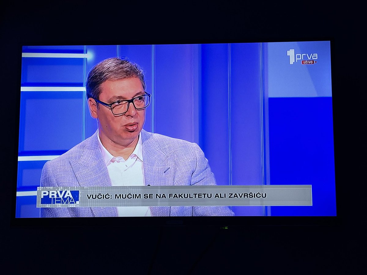 braoonoka's tweet photo. isto predsedniče #caosvima https://t.co/QCvLMYszCN