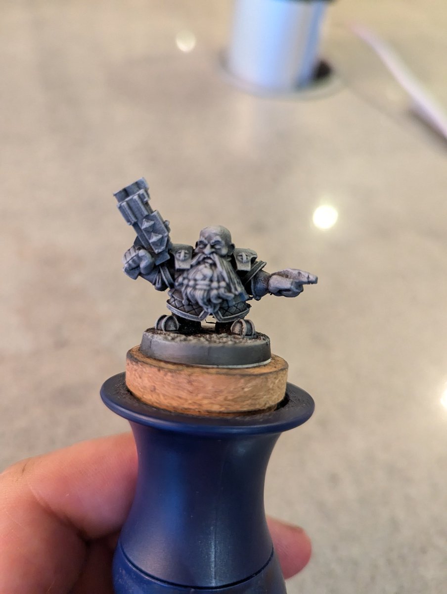 _hotrodthug's tweet image. This Friday's #hobbytime. Now I'm not a fan of #slapchop but in my ever increasing years I'm finding it does help map out light and shade for my aging eyes.
Anyhoo this is  Rökthane
Schiltron Toothcutter from @Curis and he's gorgeous and intimidating! #dwarf