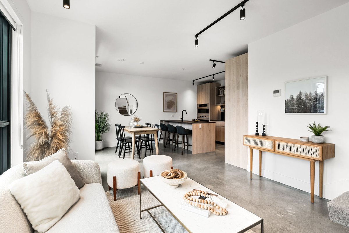 CresseyGroup's tweet image. Come home to forward-thinking design and unparalleled quality in our townhome collection at Format.  

Explore these beautiful homes for yourself this Sunday from 2pm to 4pm at 3985 Fleming Street in Vancouver.  #vancouverhomes #yvrre