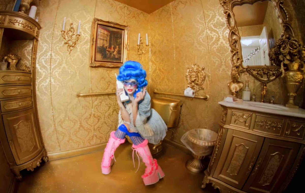 TheGSPalace's tweet image. Thank you to @warmhumanmusic for shooting her amazing Music Video for “Love 2 Hate”. 
Tune in now on all Music Paltforms! 🎶
#Love2Hate #WarmHumanMusic #MusicVideo #Production #LosAngeles #TheGlassSlipperPalace