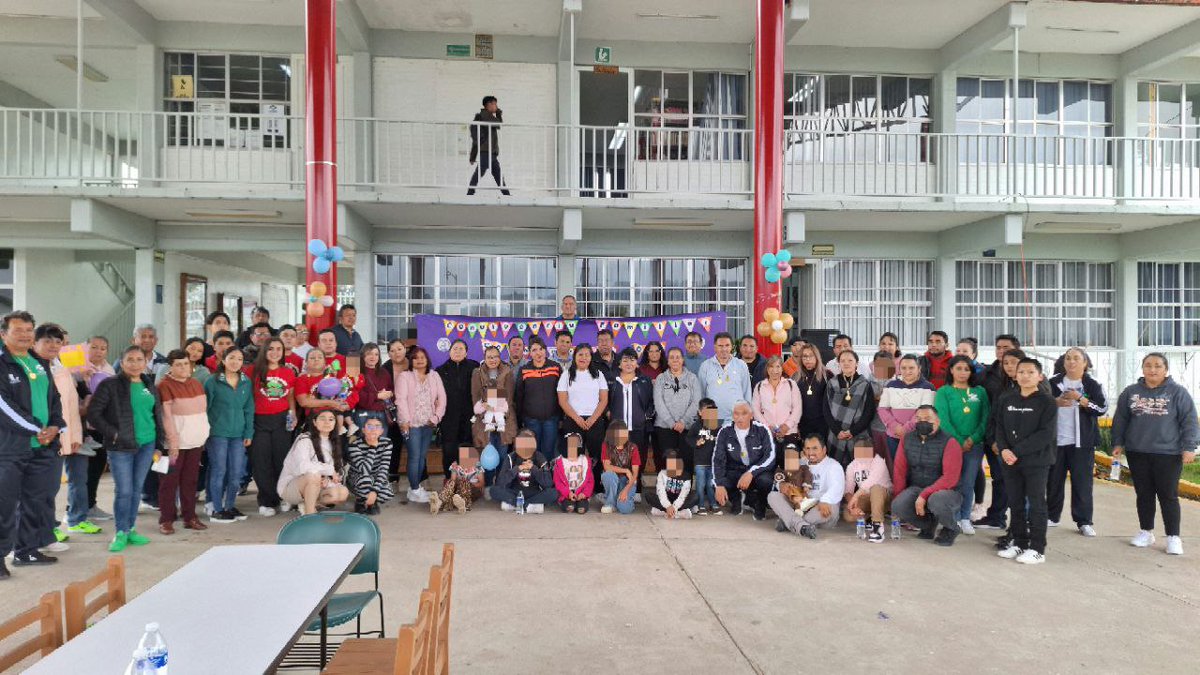 ConalepElOro's tweet photo. Convivencia Familiar
Hoy disfrutamos de un día lleno de alegría y unión en nuestra Convivencia Familiar. Los trabajadores  trajeron a sus familias para compartir momentos especiales y participar en diversos juegos y actividades.
#ApasionadamenteCONALEP
#ElPoderDeServir https://t.co/ThNzJaOUgx