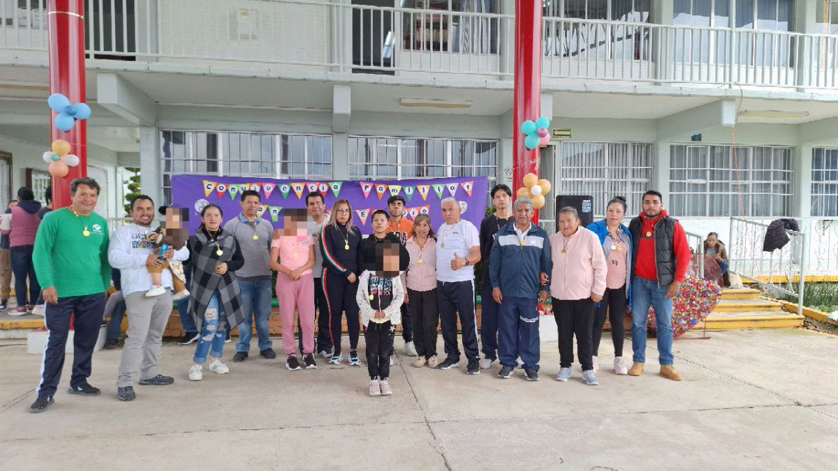 ConalepElOro's tweet photo. Convivencia Familiar
Hoy disfrutamos de un día lleno de alegría y unión en nuestra Convivencia Familiar. Los trabajadores  trajeron a sus familias para compartir momentos especiales y participar en diversos juegos y actividades.
#ApasionadamenteCONALEP
#ElPoderDeServir https://t.co/ThNzJaOUgx