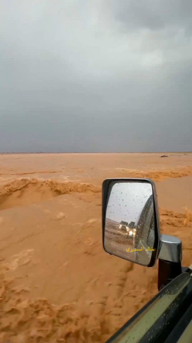 كل ماقالو تفضل وسمعنا جديد
قلت كل الي بقا من قصيدي عندها

فارع تزههى الهواجيس وبيوت القصيد 
كن قلبي من عربها وانا من جندها

علم الي يحسب ان المحبه ماتزيد
المحبه بين الاحباب هذا بندها

من محبتها غلاها مثل دم الوريد
والحساب حسابها والترند ترندها

❤️🌹) 

إذا عشقنا نعطي العشق مدبول