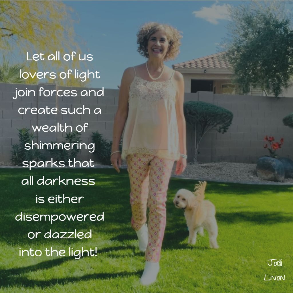JodiLivon's tweet image. May you live your life in a dazzle of light! #thehappymedium #Friday #quotestoliveby