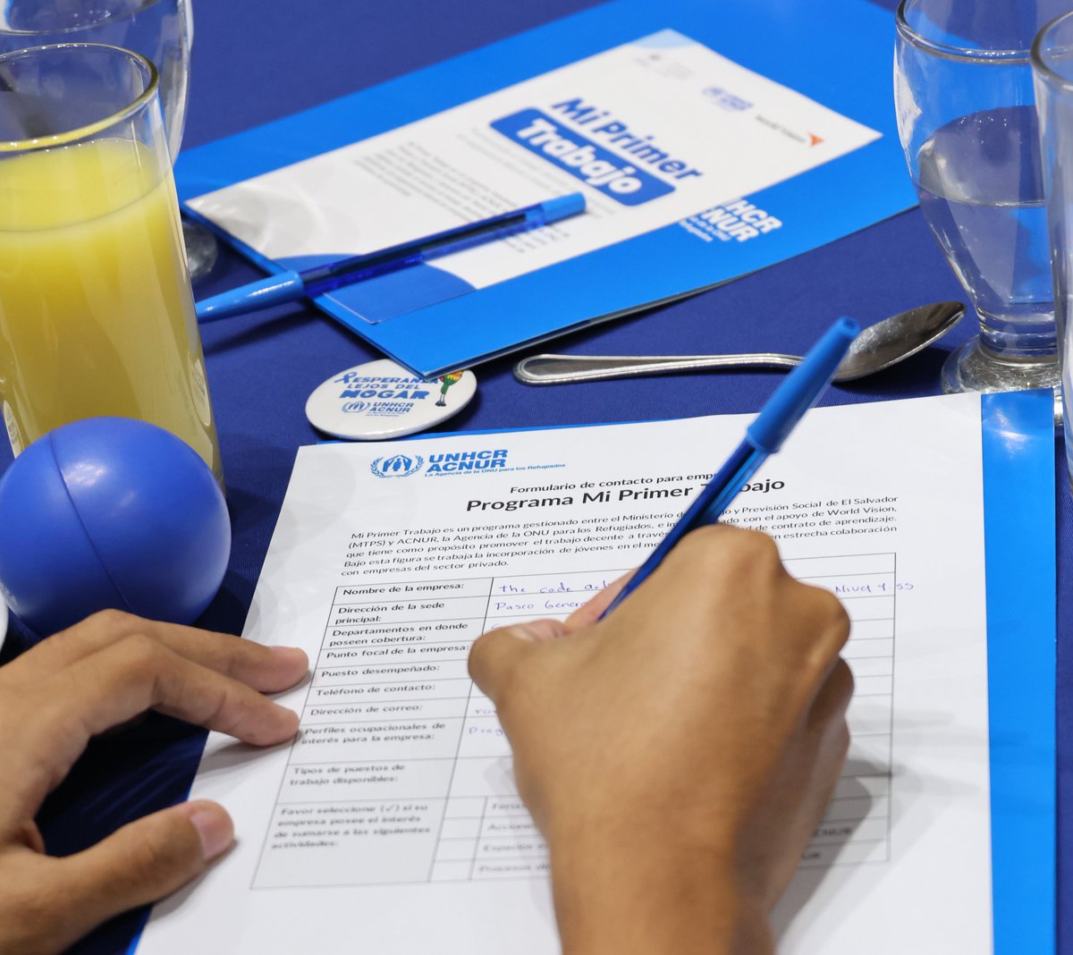 ACNURElSalvador's tweet photo. Más de 3️⃣0️⃣ representantes de micro, pequeñas, medianas y grandes empresas de diversos sectores participaron hoy en un encuentro empresarial para promover oportunidades de empleo para personas jóvenes afectadas por desplazamiento forzado. https://t.co/IxfPamCiuy