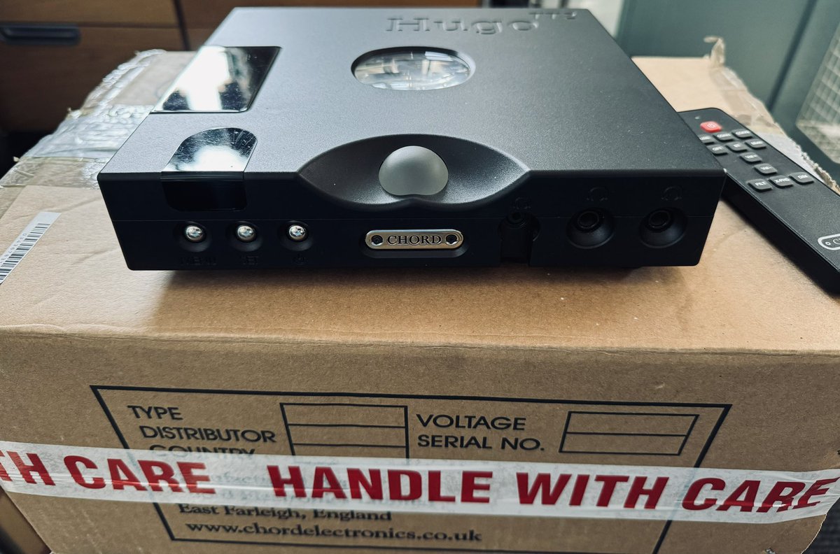 Midlandaudiox's tweet photo. A rare opportunity to own a @chordelectronics #TT2 #DAC In black with all accessories and original packaging £3999 selling at £2499 with a years warranty @midlandaudiox #belbroughton #robwatts https://t.co/Oqj4M9bCqi
