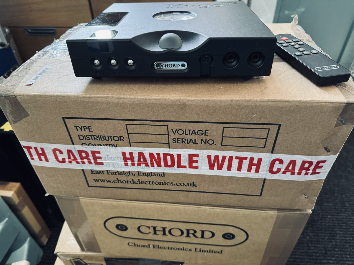Midlandaudiox's tweet photo. A rare opportunity to own a @chordelectronics #TT2 #DAC In black with all accessories and original packaging £3999 selling at £2499 with a years warranty @midlandaudiox #belbroughton #robwatts https://t.co/Oqj4M9bCqi