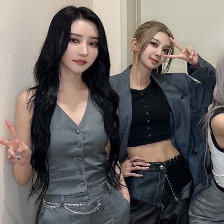 yurarchive's tweet photo. 24.07.19 ✌️✌️ https://t.co/WcTXqMt5rB