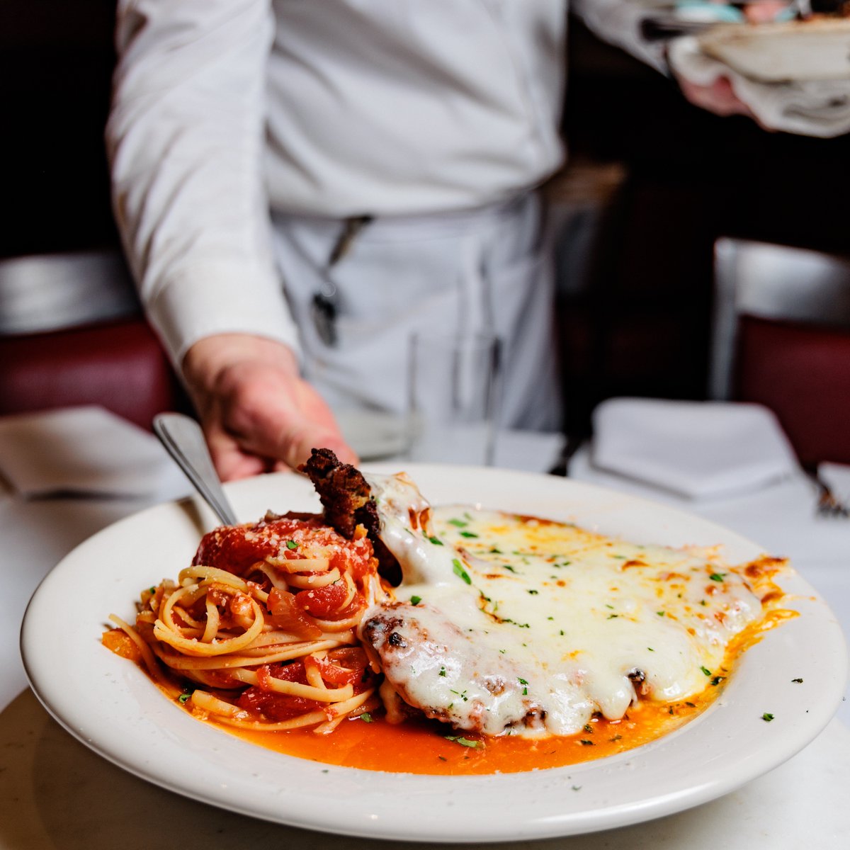Wolfgangssteak's tweet photo. Not in the mood for steak this weekend? Try our delicious Chicken Parm instead! 🍝🍗

#WolfgangsSteakhouse #ChickenParm #DinnerOptions #NJDining #EatLocal https://t.co/odQChVazuG