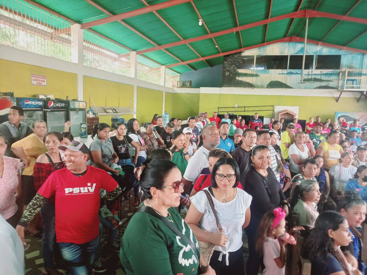 Luis Hernandez (@luishpsuv) on Twitter photo Sabroso encuentro sostuvimos el día de ayer #18Julio en la combativa parroquia Guarataro junto a nuestra estructura RAAS chequeando nuestra maquinaria #1X10 y #1X10X7 rumbo a la victoria popular de nuestro #GalloNico <a href="/NicolasMaduro/">Nicolás Maduro</a> porque la esperanza está en la calle! Sabroso encuentro sostuvimos el día de ayer #18Julio en la combativa parroquia Guarataro junto a nuestra estructura RAAS chequeando nuestra maquinaria #1X10 y #1X10X7 rumbo a la victoria popular de nuestro #GalloNico <a href="/NicolasMaduro/">Nicolás Maduro</a> porque la esperanza está en la calle!