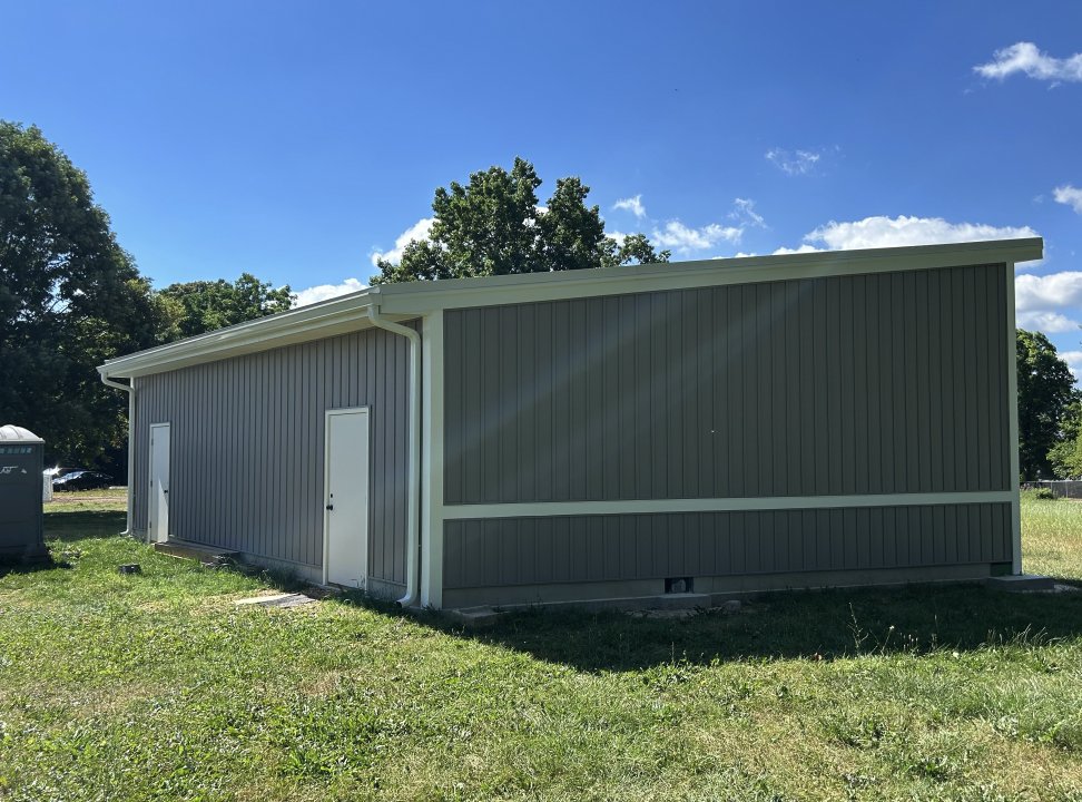 🥵IT'S BEEN HOT! 🚧 🎤But the stage at CAA Park is moving along. Exterior is finished, now on to the interior! 😎 walltowall.net