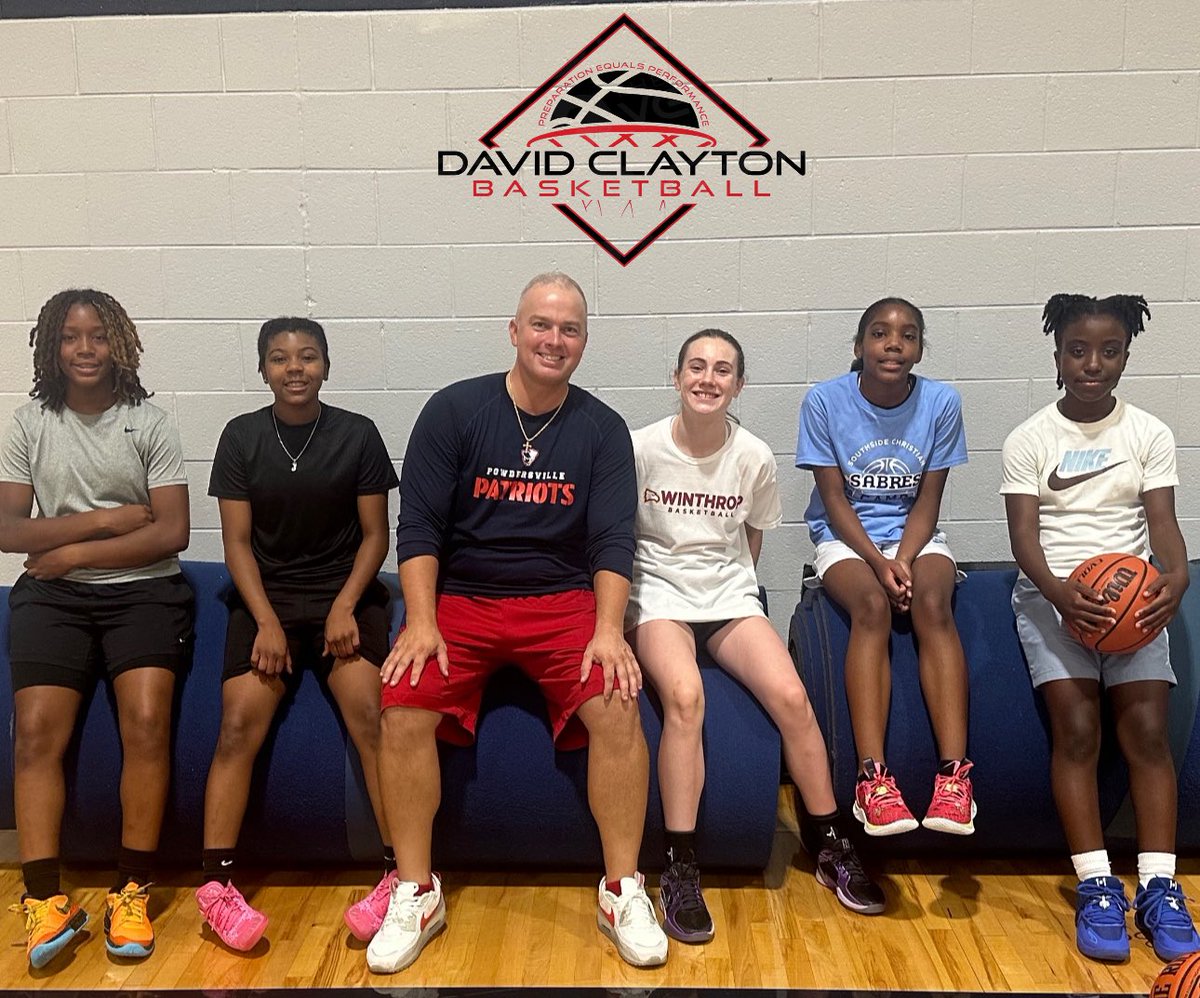 claydc1985's tweet photo. Some of 864s finest young 5-7th grade talent were in the gym working last night!! The future looks BRIGHT here in SC! #dcbt 💯🏀 https://t.co/BEPTOasqnt
