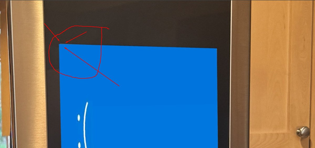 imkreeb's tweet photo. @bpthaber Bunun photoshop olduğunu ve bu tür buzdolaplarının windows sistemi ile çalışmadığını bilmiyormusunuz? işaretlediğim yere iyi bakın... yapan güzel yapmış ama bir yeri kaçırmış https://t.co/RK1Wsfqr7b