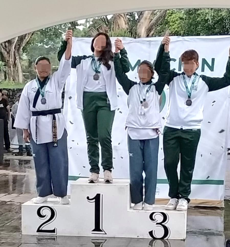 tlaxcalaIMSS's tweet photo. Los equipos representativos del #IMSSTlaxcala que participaron en la cuarta edición de los Juegos Nacionales #ODEIMSS 2024, obtuvieron 7 medallas en las disciplinas de Taekwondo 🥋  y Natación. 🏊‍♀️
🥇 1 de oro
🥈 4 de plata 
🥉 2 de bronce
¡Felicitaciones a las y los deportistas! https://t.co/5R8iIfusbI