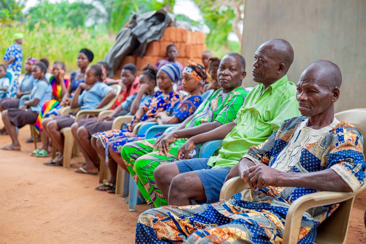 recbenin's tweet photo. des déplacements de population et d'importants dégâts matériels et d'infrastructure.
•⁠  ⁠En Afrique, nos terres s'assèchent et nos maisons s'inondent, nos populations meurent et nos enfants perdent l'espoir d'un avenir meilleur. 
Trop c'est trop, que faire? https://t.co/xhmw9zxQGM