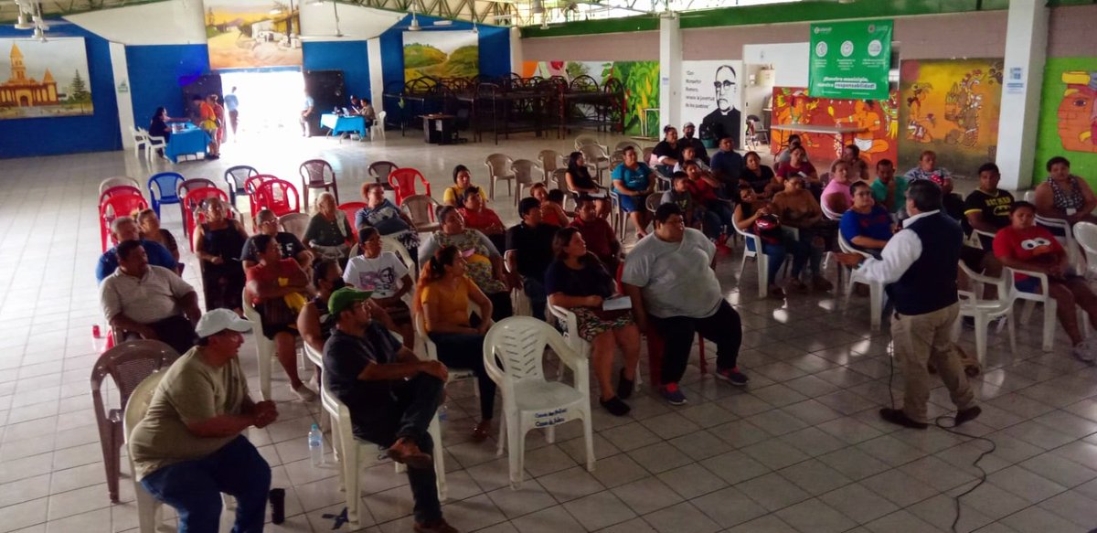 irodriguezutcep's tweet photo. Siguiendo las instrucciones de nuestro alcalde @marioduran. iniciamos el proceso de las #FiestasPatronales del #DistritoMejicanos con una Asamblea informativa para nuestros comerciantes! Este encuentro es clave para coordinar esfuerzos y asegurar el éxito del evento, 🎉🪁🪅 https://t.co/yS7SVfFgW6