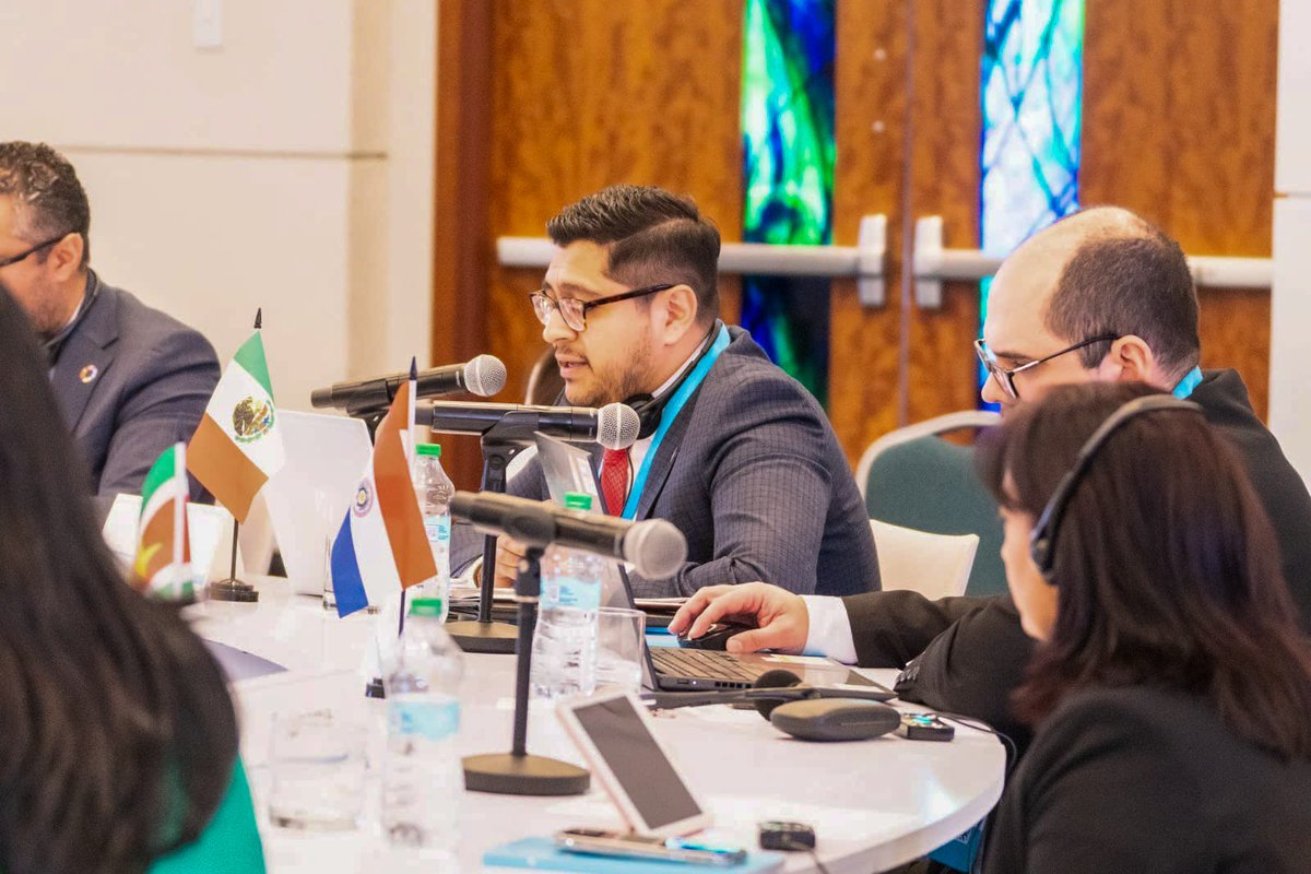 SE_mx's tweet photo. En el marco del GEC+Puerto Rico #GECplusPR, que organiza la Red Global de Emprendimiento (@unleashingideas), la Secretaría de Economía participó en la Cumbre de Gobierno Digital 2024 y en la Reunión Ministerial Startups Nations, esta última, liderada por la Administración de Pequeñas Empresas de los EE.UU. (@SBAgov).
Ante representantes de países de América Latina y el Caribe, se compartió la experiencia del @GobiernoMX en la implementación de la Ventanilla Única para Inversionistas #VUIMX, así como de la Política de Impulso a #mipymes, para potencializar la inclusión de éstas a las cadenas regionales de valor, aprovechando al máximo el fenómeno de la relocalización.