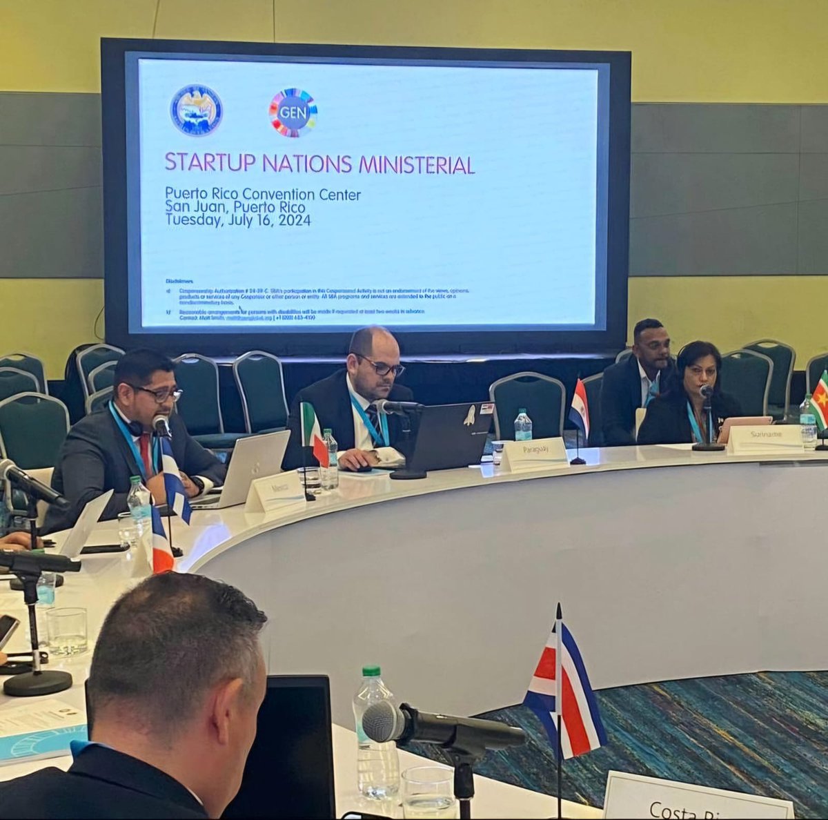 SE_mx's tweet photo. En el marco del GEC+Puerto Rico #GECplusPR, que organiza la Red Global de Emprendimiento (@unleashingideas), la Secretaría de Economía participó en la Cumbre de Gobierno Digital 2024 y en la Reunión Ministerial Startups Nations, esta última, liderada por la Administración de Pequeñas Empresas de los EE.UU. (@SBAgov).
Ante representantes de países de América Latina y el Caribe, se compartió la experiencia del @GobiernoMX en la implementación de la Ventanilla Única para Inversionistas #VUIMX, así como de la Política de Impulso a #mipymes, para potencializar la inclusión de éstas a las cadenas regionales de valor, aprovechando al máximo el fenómeno de la relocalización.