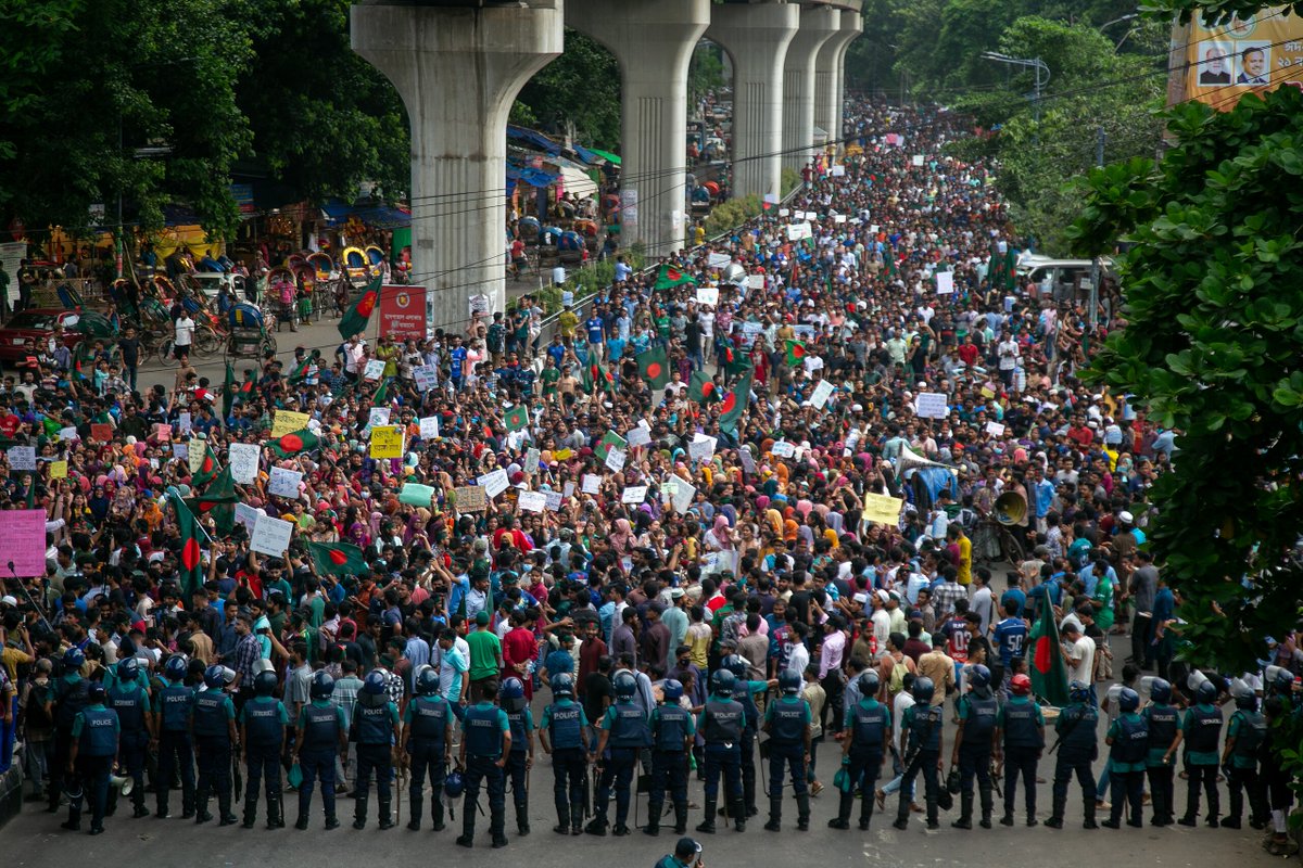 visegrad24's tweet photo. BREAKING:

At least 52 k*lled today during student protests in Bangladesh according to AFP

The Bangla Blockade is an ongoing protest movement spearheaded by the students and teachers against the system of quota-based recruitment of government jobs.

100+ k*lled in total

🇧🇩 https://t.co/ROCUPqiJSB