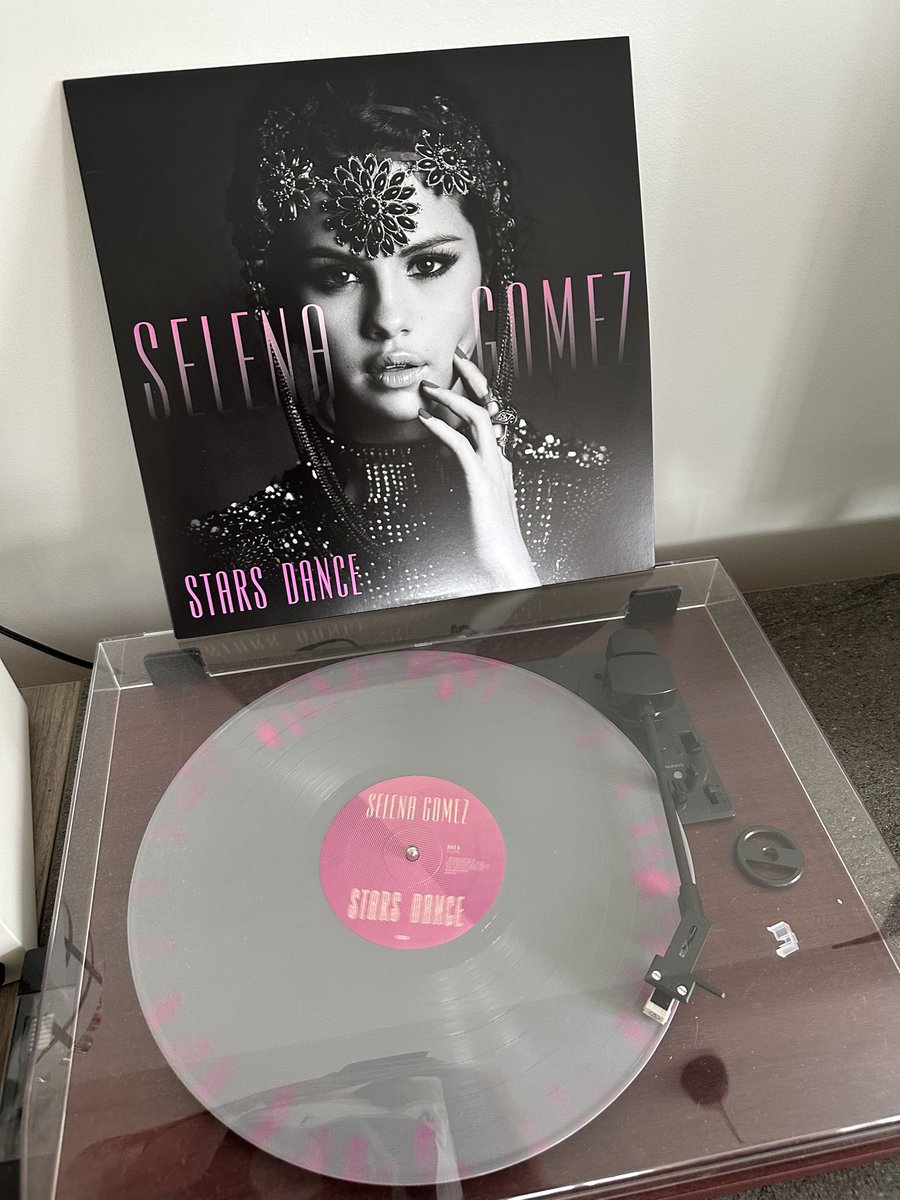 raarevibesonly's tweet photo. 💜💜💜 #11YearsofStarsDance https://t.co/018WnvC8kp