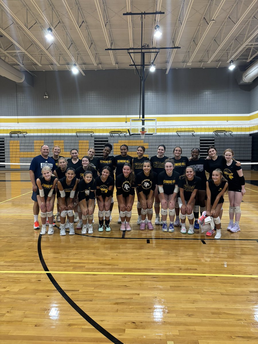 RHHS Volleyball tweet media