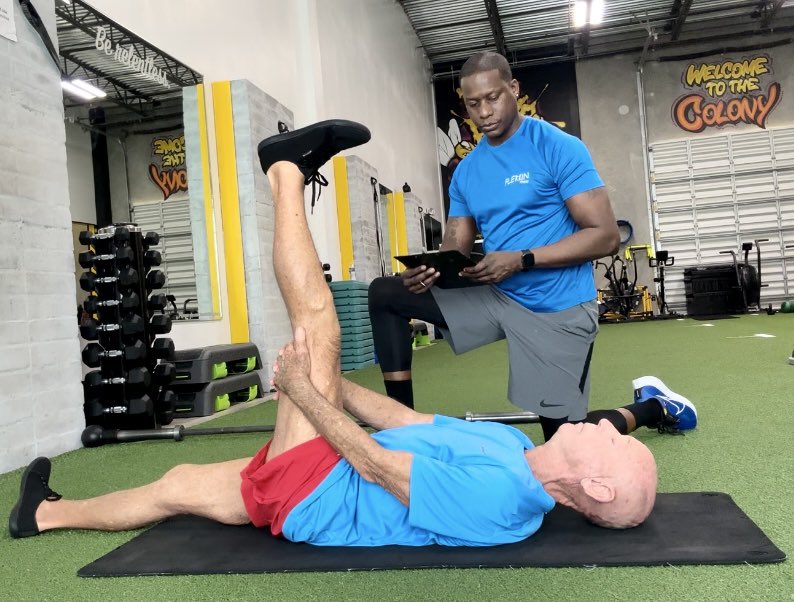 FlexxinFitness's tweet image. #personaltrainer #hiveperformance #davie #Florida 💪🏿
Jon got re-assessed today and everything is on the up&amp;amp;up 💪🏿 #HardWorkPaysOff