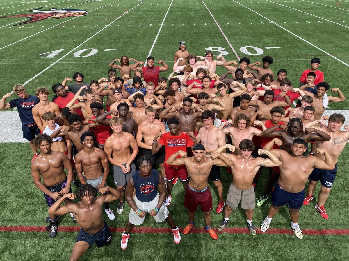 Weather held off this morning to get a Great workout on the field today…

Stacking great days!!

Friday might be the greatest day of the week… why might you ask???? 

Because we get to Flex on’em on Fridays!!! Whether they like it or not! Still Flex’n!!! 

💪🏼😤🤘🏼VAKA!