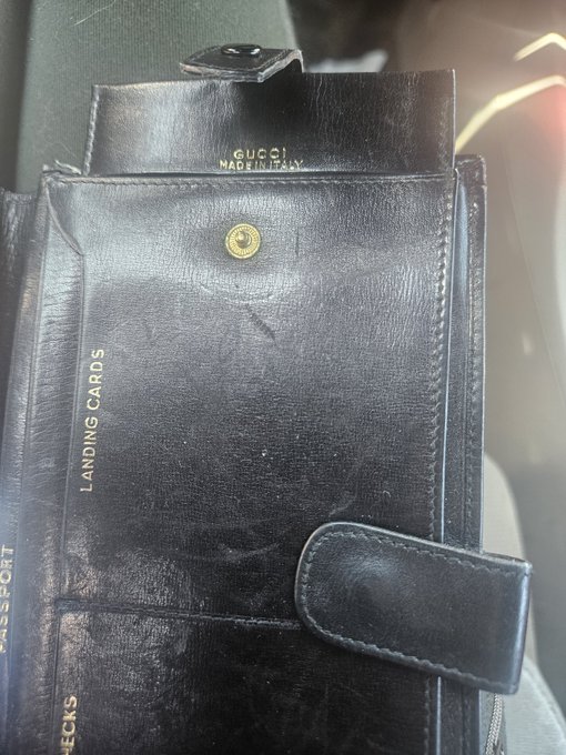 Found an old gucci wallet at my local thrift store 😎 https://t.co/JfeHuDmqqq