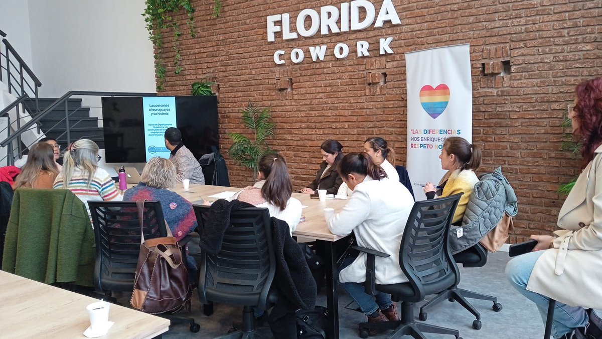 Taller denominado, Diversidad Cultural: Experiencias y Demandas de la Comunidad Afrodescendiente brindado a funcionarios/as 
#AreadeDiversidad DesarrolloSocial <a href="/ma_ecilda/">Ma ECILDA ALBARENGA</a>
@midesflorida <a href="/mundoafro_/">MundoAfro</a>, <a href="/inddhhuy/">INDDHH y Defensoría del Pueblo</a>