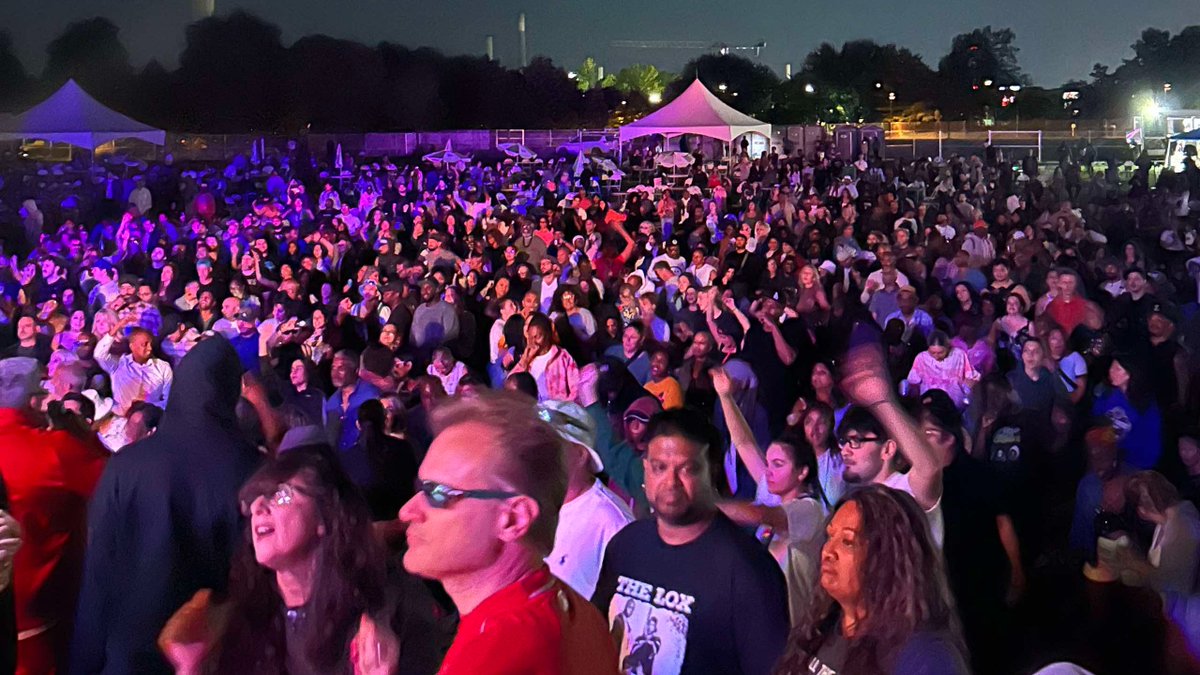 Jay NuFunk (@nufunk) on Twitter photo Amazing turnout for last night's #All90’s celebration: Get On Up meets #RenaissanceAll90s with <a href="/djsfs/">DJ Starting From Scratch</a> <a href="/MistaJiggz/">Mista Jiggz</a> @MasterTtv <a href="/KidArtik/">Kid Artik</a> #JayNuFunk & Timbrrr at Woodbine Park @Beachesjazz.
👉More photos & videos to come! Amazing turnout for last night's #All90’s celebration: Get On Up meets #RenaissanceAll90s with <a href="/djsfs/">DJ Starting From Scratch</a> <a href="/MistaJiggz/">Mista Jiggz</a> @MasterTtv <a href="/KidArtik/">Kid Artik</a> #JayNuFunk & Timbrrr at Woodbine Park @Beachesjazz.
👉More photos & videos to come!