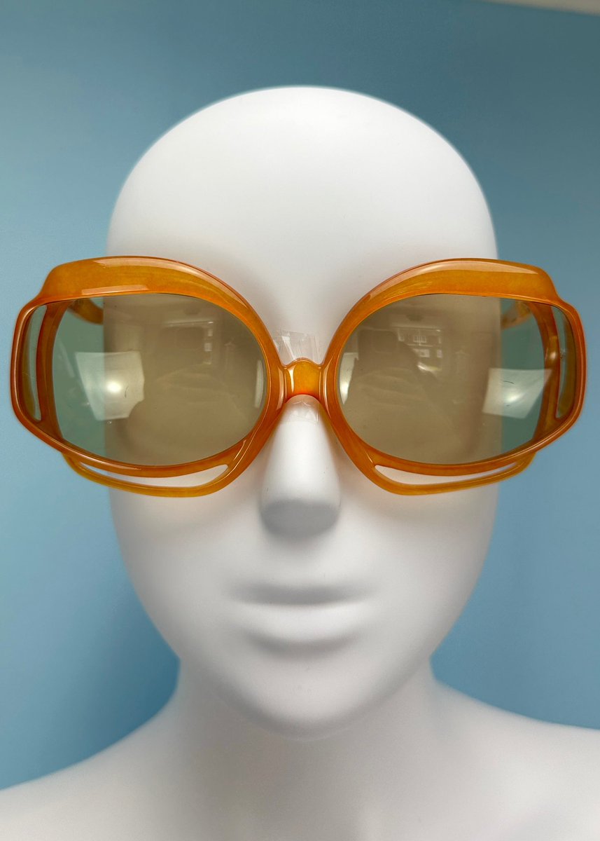 milldealss's tweet photo. vintage 1970’s Dior sunglasses https://t.co/h8adTF67PB