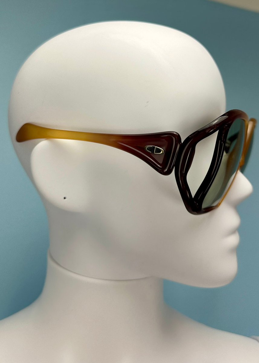 milldealss's tweet photo. vintage 1970’s Dior sunglasses https://t.co/h8adTF67PB