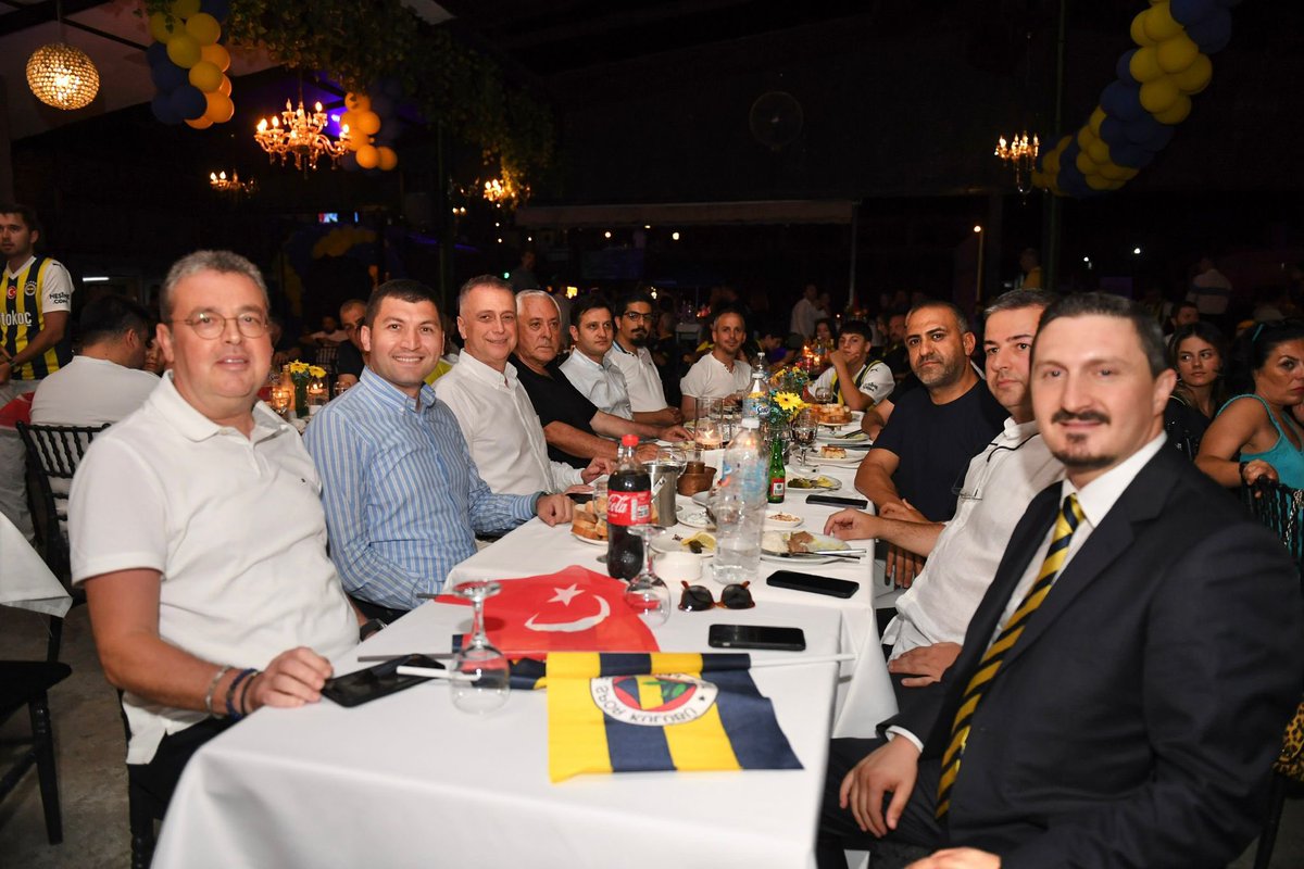 ulasbaskan's tweet photo. Ordu Fenerbahçeliler Derneği'nin düzenlemiş olduğu 19.07 Dünya Fenerbahçeliler Günü programına katılarak sarı-lacivertli renklere gönül veren dernek üyesi hemşehrilerimizle bir araya geldik.

Nazik davetleri için Dernek Başkanımız Melih Acar’a ve yönetimine teşekkürlerimi sunuyor, çalışmalarında başarılar diliyorum.