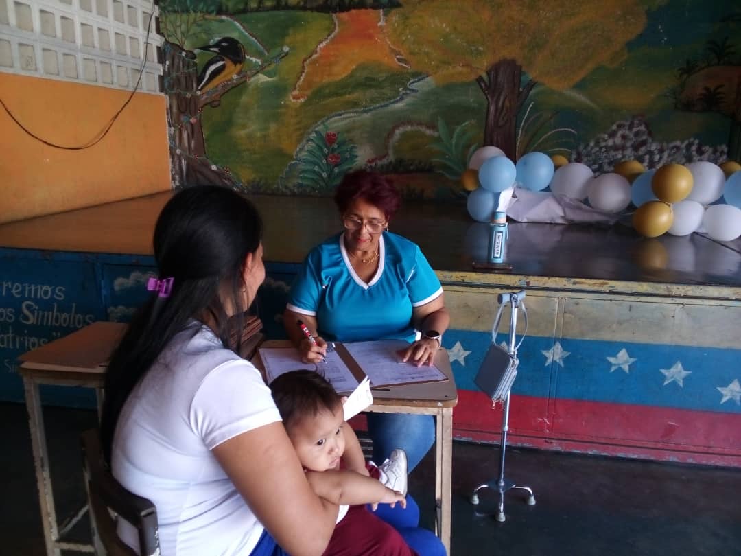 Fundabit_Yaracu's tweet photo. #19Jul 🖥️ Apoyo de la tutora CBIT de Fundabit Yaracuy Eushelen Sánchez en el proceso de inscripción de los estudiantes de la Escuela "Dr. León Trujillo"
@MPPEDUCACION
@Fundabit_
@leivi24
#PuebloVictorioso
#SomosFundabit https://t.co/uJmQYRrU59