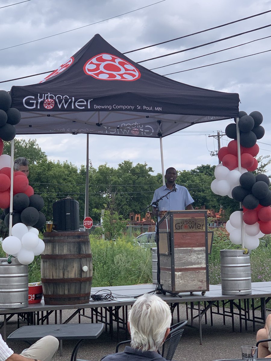 BruceCorrie's tweet photo. Celebrating 10 years of ⁦@UrbanGrowlerMN⁩ with #JillPavlak #DebLoch ⁦@MayorCarter⁩ ⁦@chadkulas⁩ ⁦⁦@MidwayChamber⁩ #CulturalDestinations https://t.co/pe6povU7p4