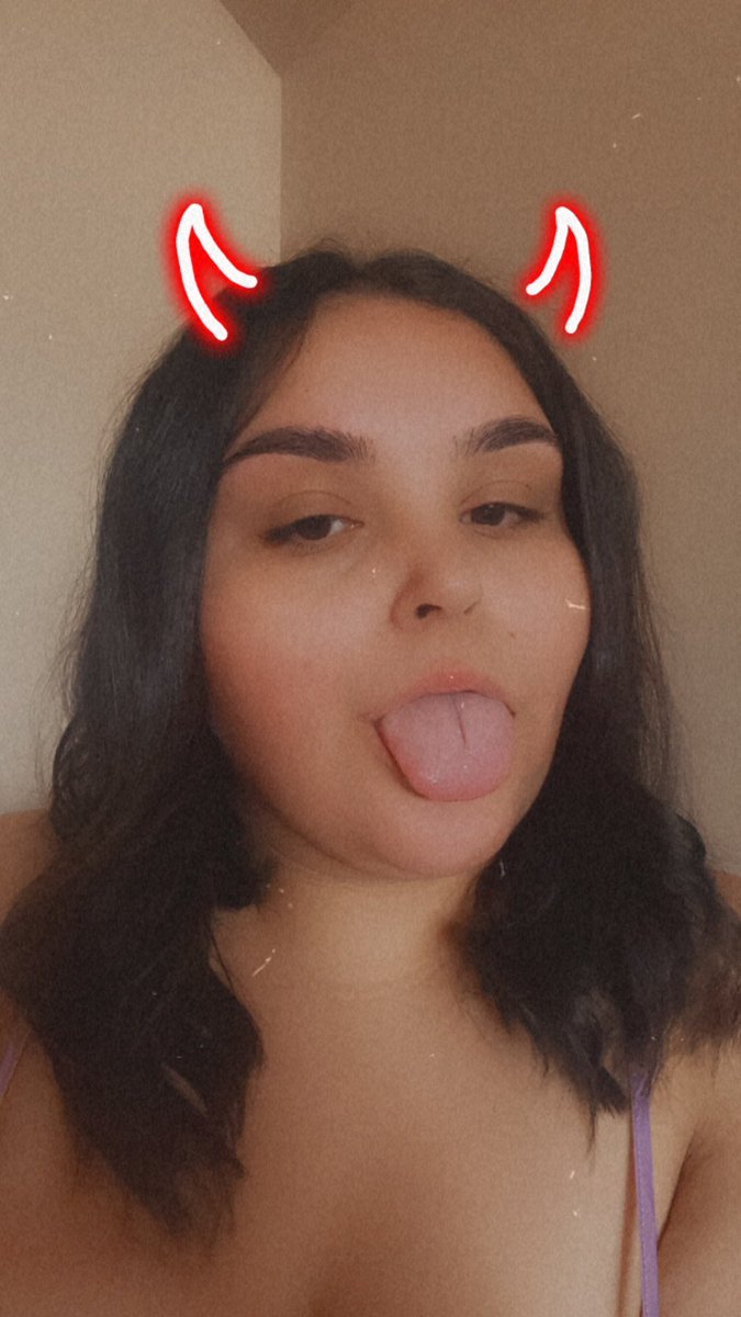 babygirl__9925's tweet photo. Feeling like a bad bitch🥴🥴can’t wait to take pics with my new set 💅they’re gonna look so good wrapped around his cock🤭 https://t.co/4oAAqW4itw