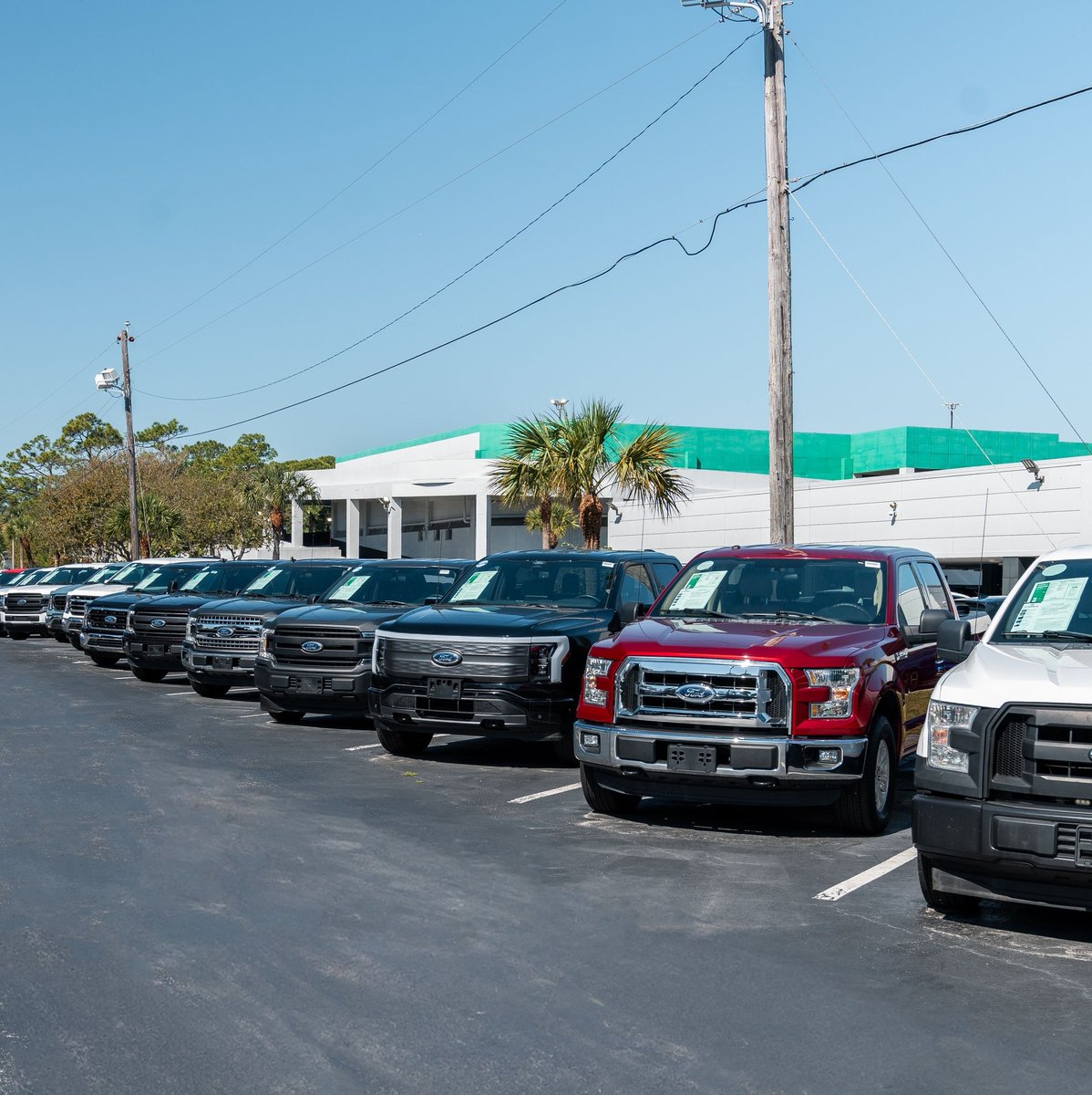 hgregauto's tweet photo. ๐ Looking for the perfect set of wheels? Look no further! Come on down to https://t.co/7m7M7LWm9G, where we have options for everyone! โ
โ
โ
โ
#HGreg #SaveMoreDriveHappy #BestDeals #BestCars #Miami #Doral #PalmBeach #Tampa #Orlando #Houston https://t.co/GWVdw225K7