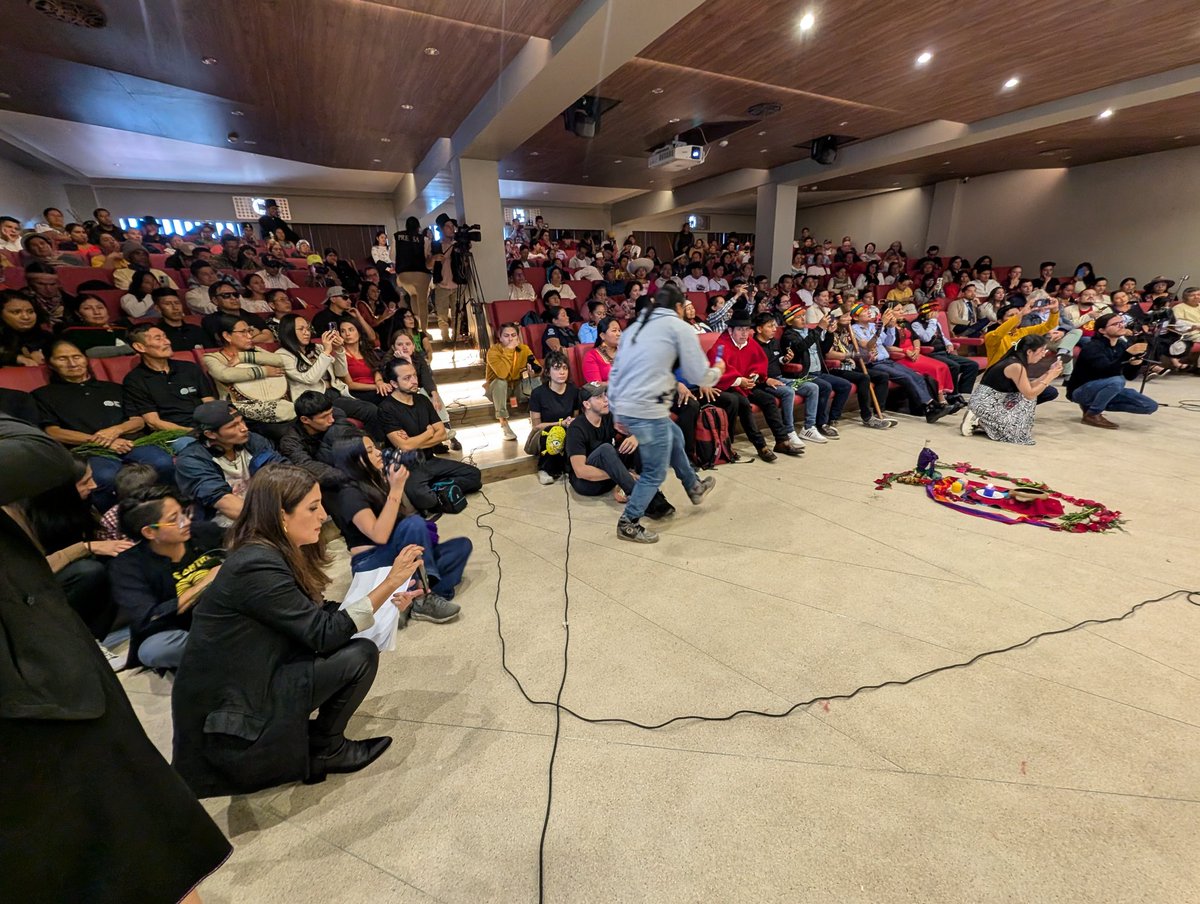 CONAIE_Ecuador's tweet photo. ⭕ #URGENTE 
Sigue en vivo la inauguración de la nueva infraestructura en la sede de la CONAIE: Centro de la Memoria, auditorio y biblioteca.
¡Verdad, justicia y reparación! 👇

https://t.co/yELSbzAjlo

#Conaie #memoria #Justicia #Ecuador https://t.co/dBgWAG2FHB