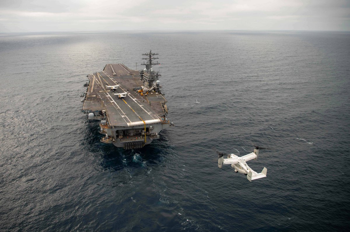 USNavy's tweet photo. #USNavy photos of the day!

1️⃣#Airforce KC-135 refuels a Navy FA-18 Super Hornet during #RIMPAC24
2️⃣Commanding officer of #USSSomerset, talks with Colombia Navy Rear Adm. during #RIMPAC24
3️⃣Sailor conducts a vision assessment during #ContinuingPromise24 
4️⃣#USSNimitz flight ops https://t.co/SCOIMp7Cpd