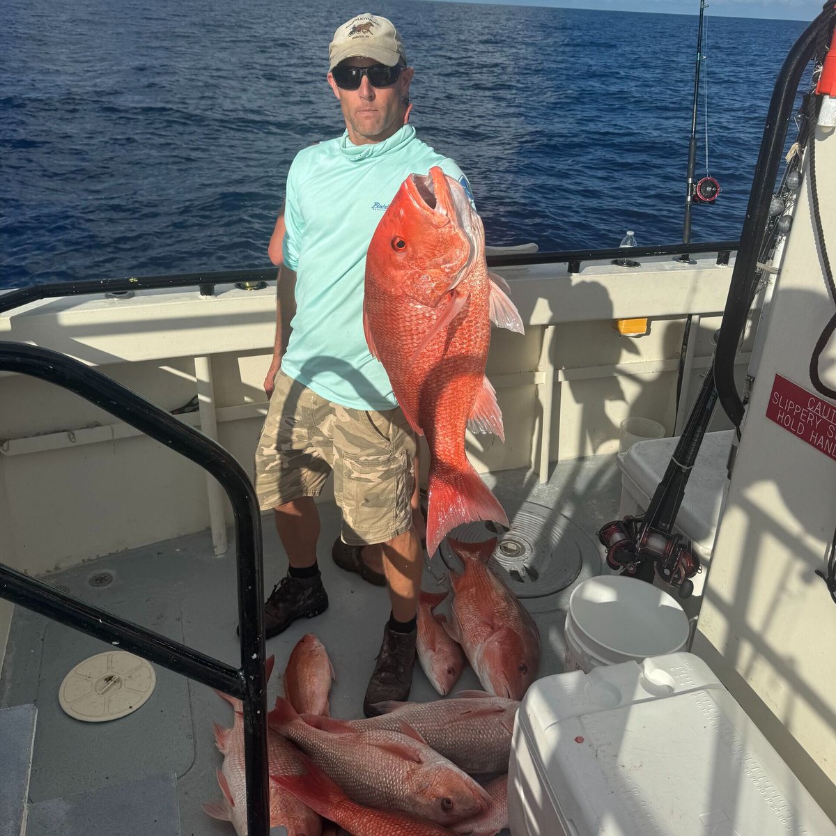 hubbardsmarina's tweet photo. The Flying Hub 2 continues to bring back the Red Snapper! Check out that pile of fish from 1 spot!! If you are looking for the ultimate day fishing trip, check out our 12 Hr Extreme fishing trip.🎣 #deepseafishing #offshorefishing #redsnapperfishing https://t.co/796z7qUf2k