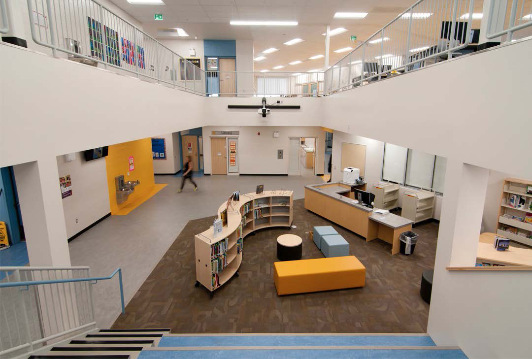 ddlearningspace's tweet image. Every school has common areas that serve many purposes. These spaces are perfect for VS America&apos;s flexible furniture! Check out these beautiful inspiration spaces by @VS. Let&apos;s do this at your school! Call 800-453-4195 or use this url to learn more rb.gy/p9428c